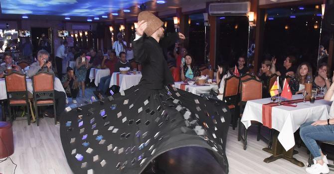 Bosphorus Dinner Cruise with Turkish Shows