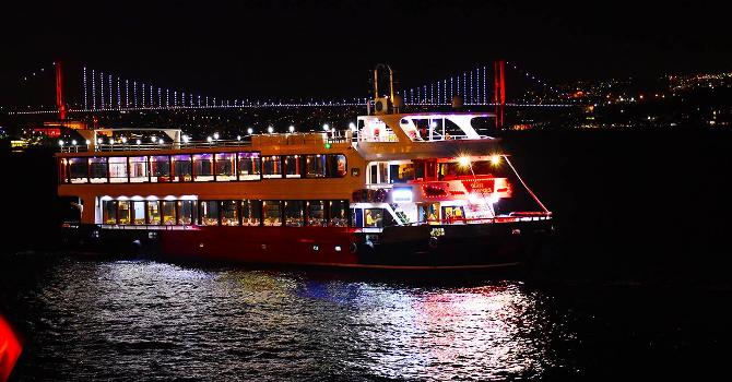 Bosphorus Dinner Cruise with Turkish Shows