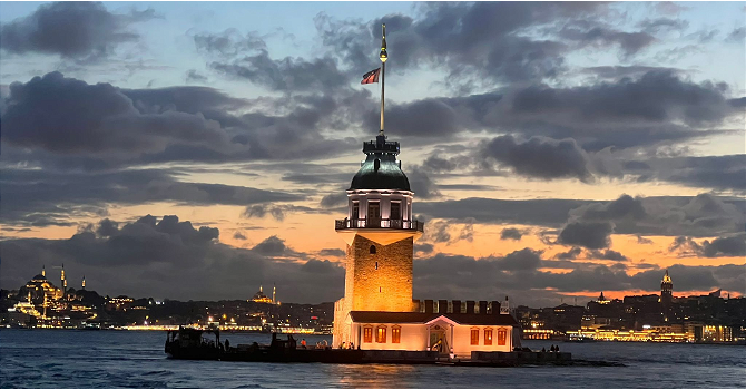 Maiden's Tower and Freight Tickets (Fast Track Entry and includes transportation)